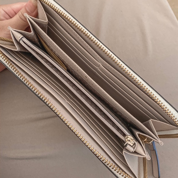 🚫SOLD on Mercari🚫 Kate Spade Wallet - Picture 2 of 2